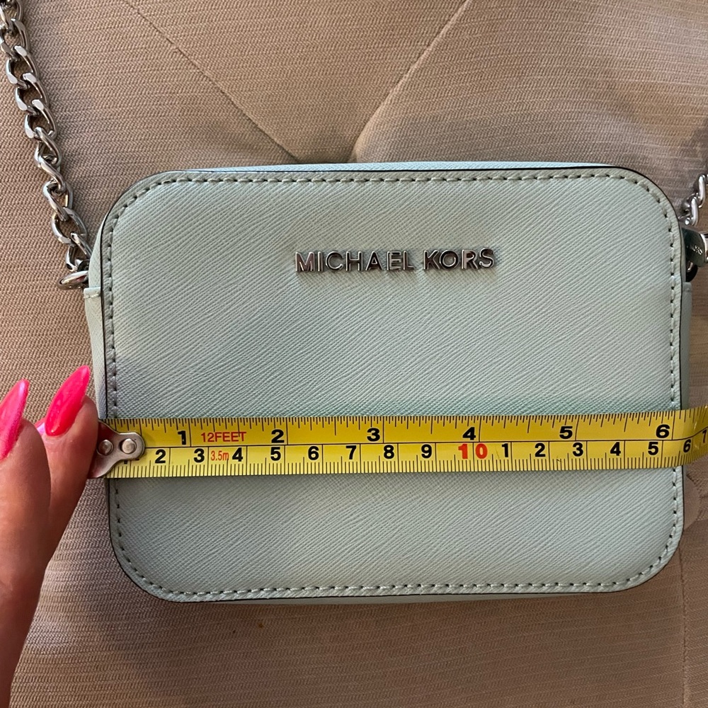 Michael Kors Crossbody Wallet on Chain Purse - Petite Friendly! MK so cute! - Picture 3 of 8